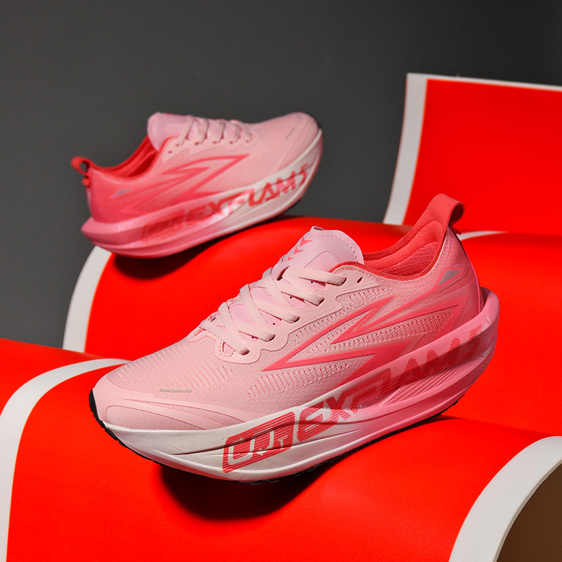 男性用ランニングシューズ カーボンプレート 特殊マラソンスポ - Running Shoe Carbon のレビューと価格